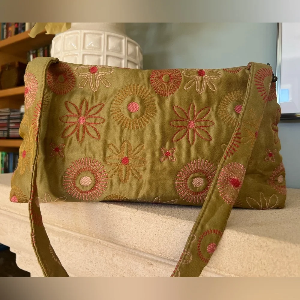 Maruca Floral Embroidered Women's Shoulder Bag